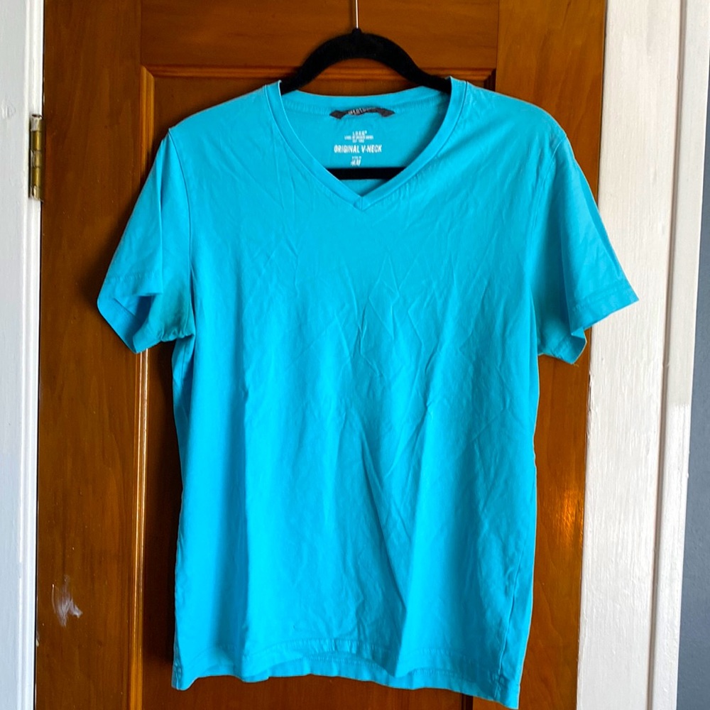 Mens V neck tee